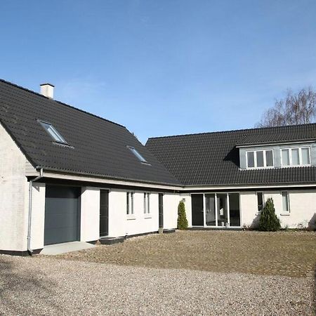 Stenbrogard Harlev Stationsby Kültér fotó